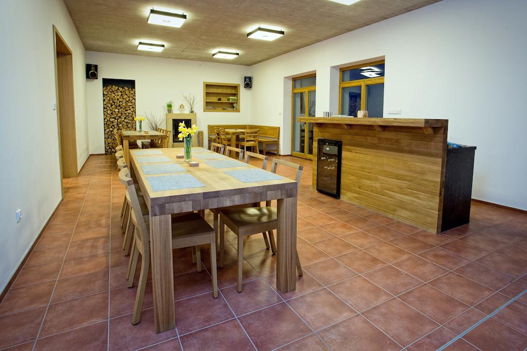 Strachotice Vinarsky Penzion מראה חיצוני תמונה
